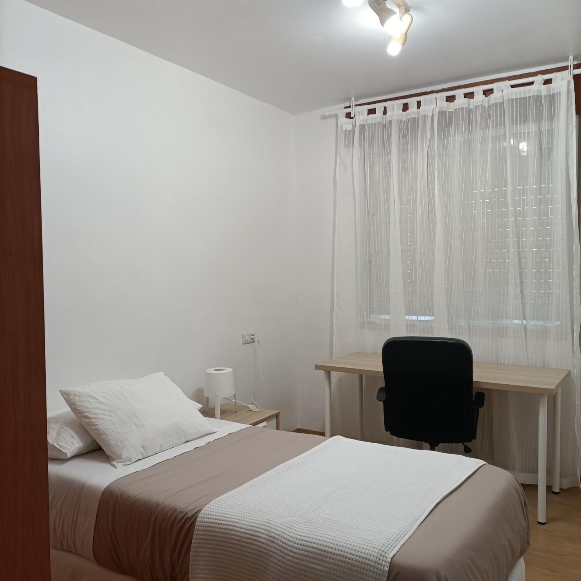 Funcional Y Renovado Apartamento En Iturrama Pamplona Exterior photo